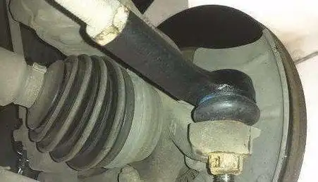 How to determine if the car ball joint is broken?